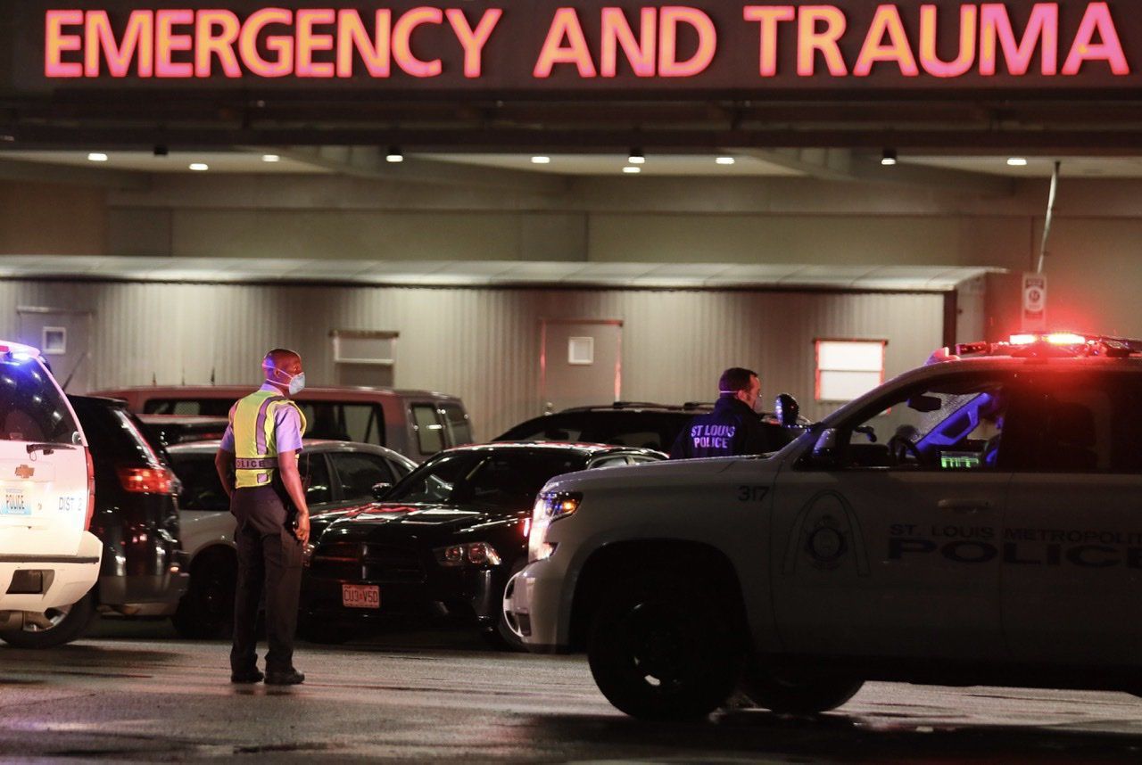 Webster Groves police officer shot